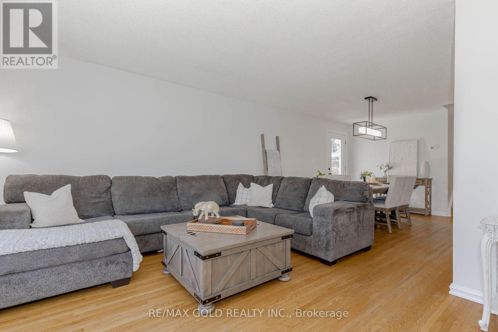 37 Brookdale Crescent, Brampton, Ontario  L6T 1M8 - Photo 11 - W12112050