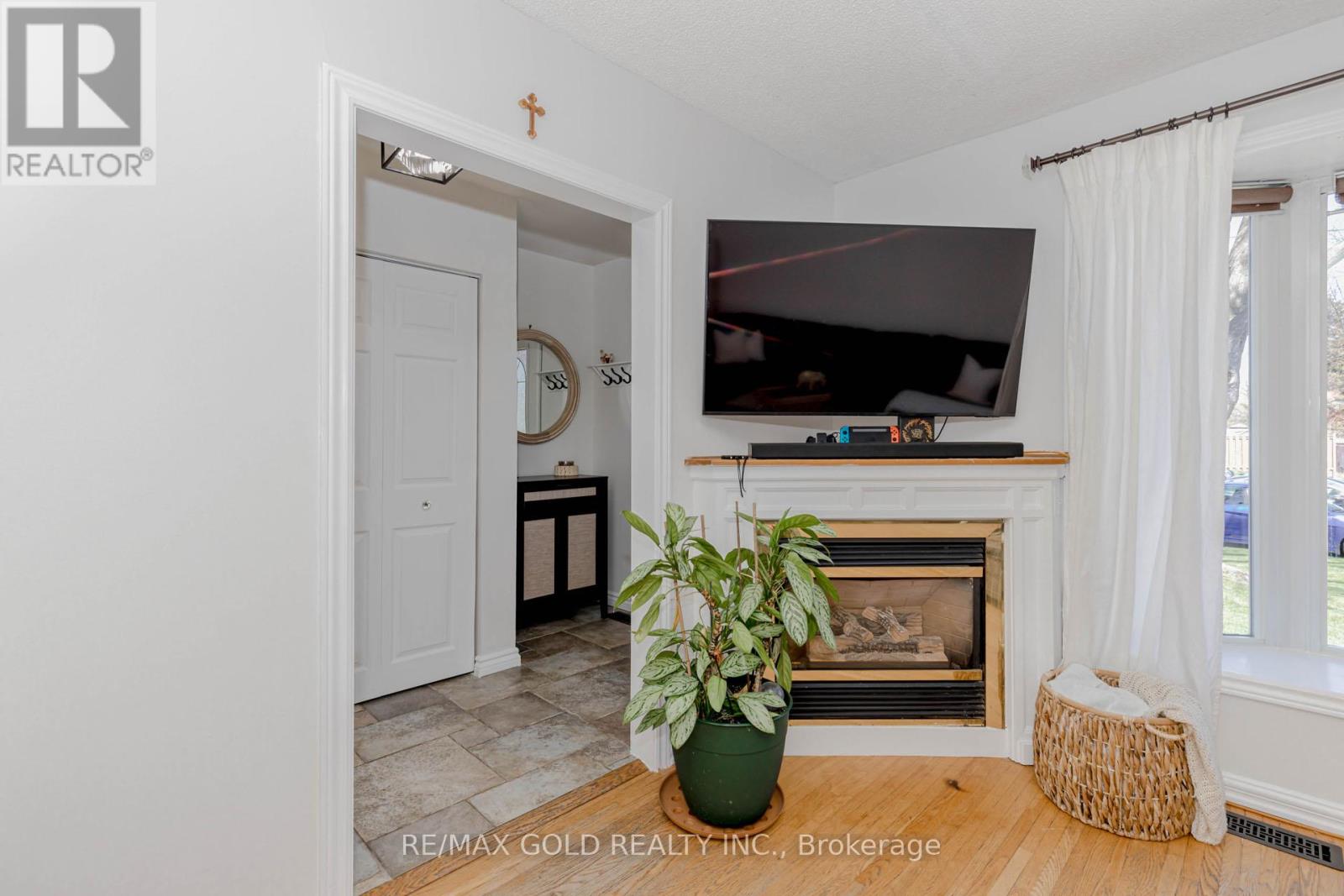 37 Brookdale Crescent, Brampton, Ontario  L6T 1M8 - Photo 12 - W12112050