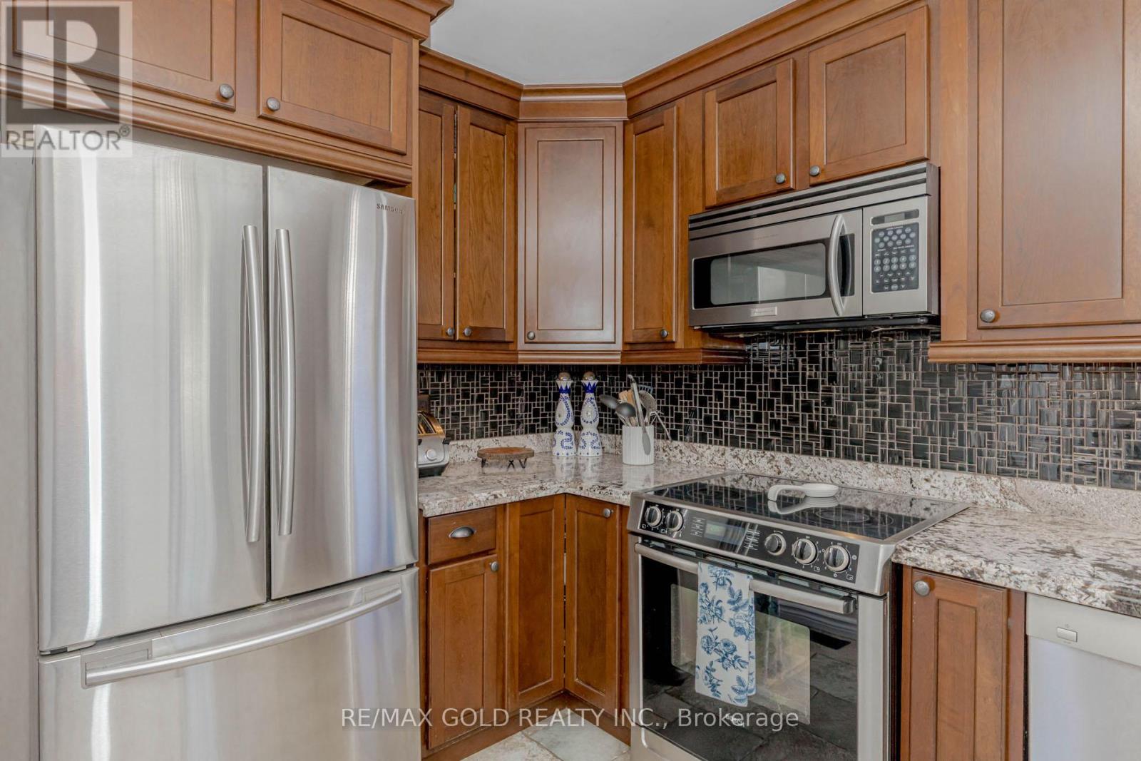 37 Brookdale Crescent, Brampton, Ontario  L6T 1M8 - Photo 20 - W12112050