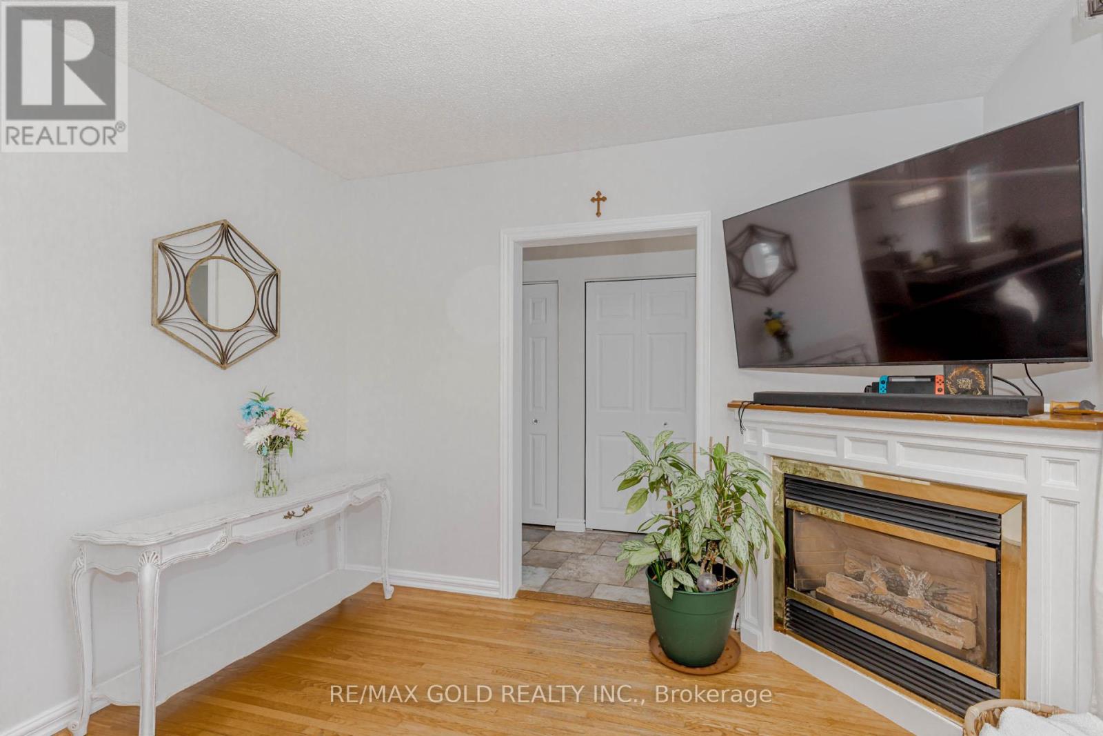 37 Brookdale Crescent, Brampton, Ontario  L6T 1M8 - Photo 13 - W12112050