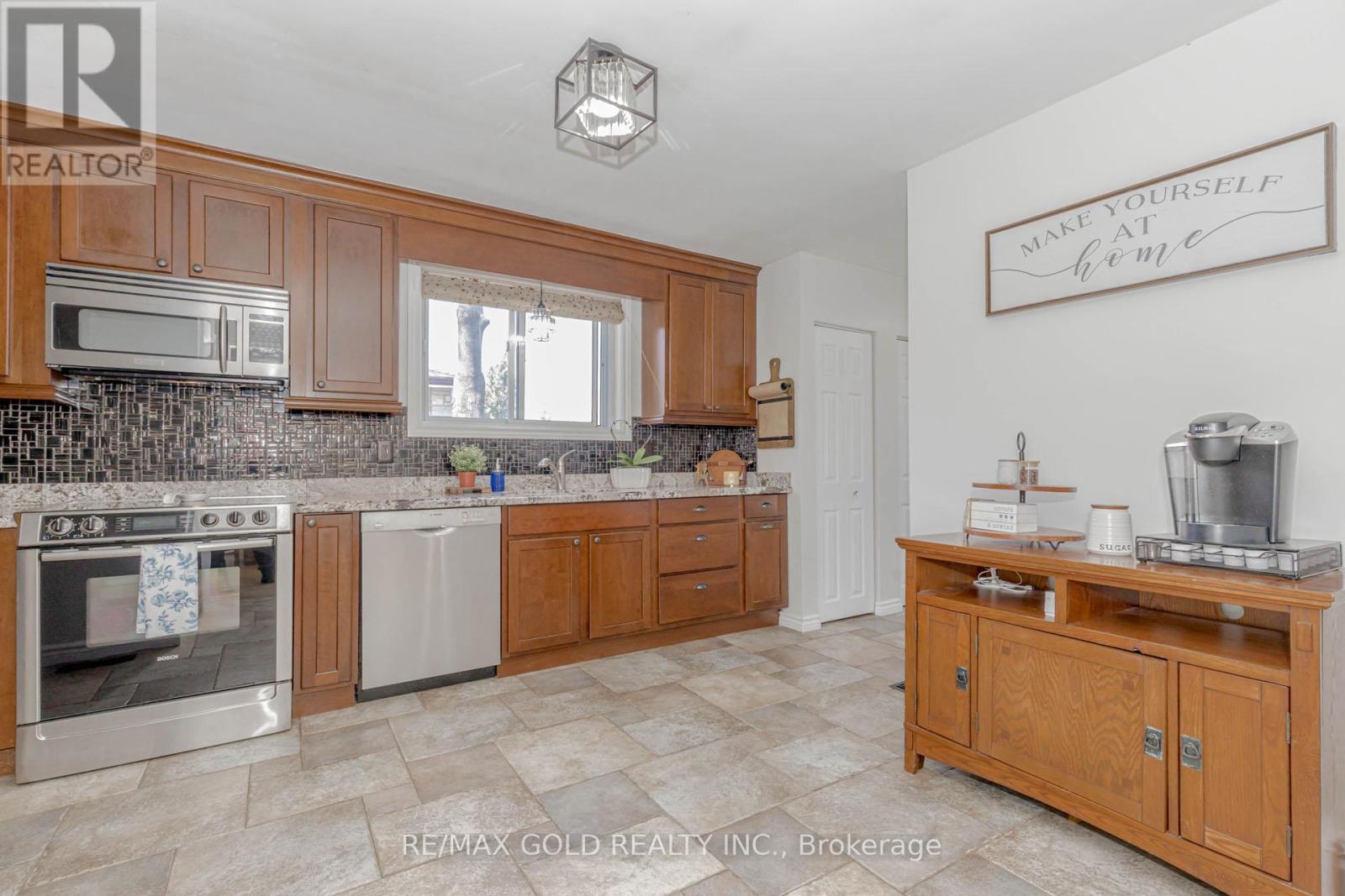 37 Brookdale Crescent, Brampton, Ontario  L6T 1M8 - Photo 23 - W12112050