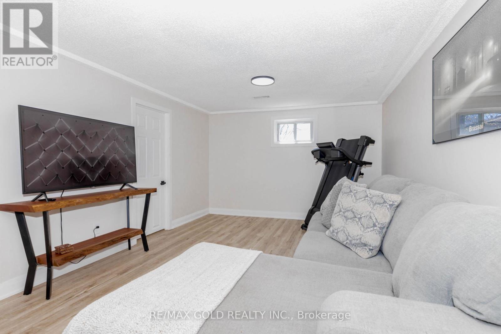 37 Brookdale Crescent, Brampton, Ontario  L6T 1M8 - Photo 36 - W12112050