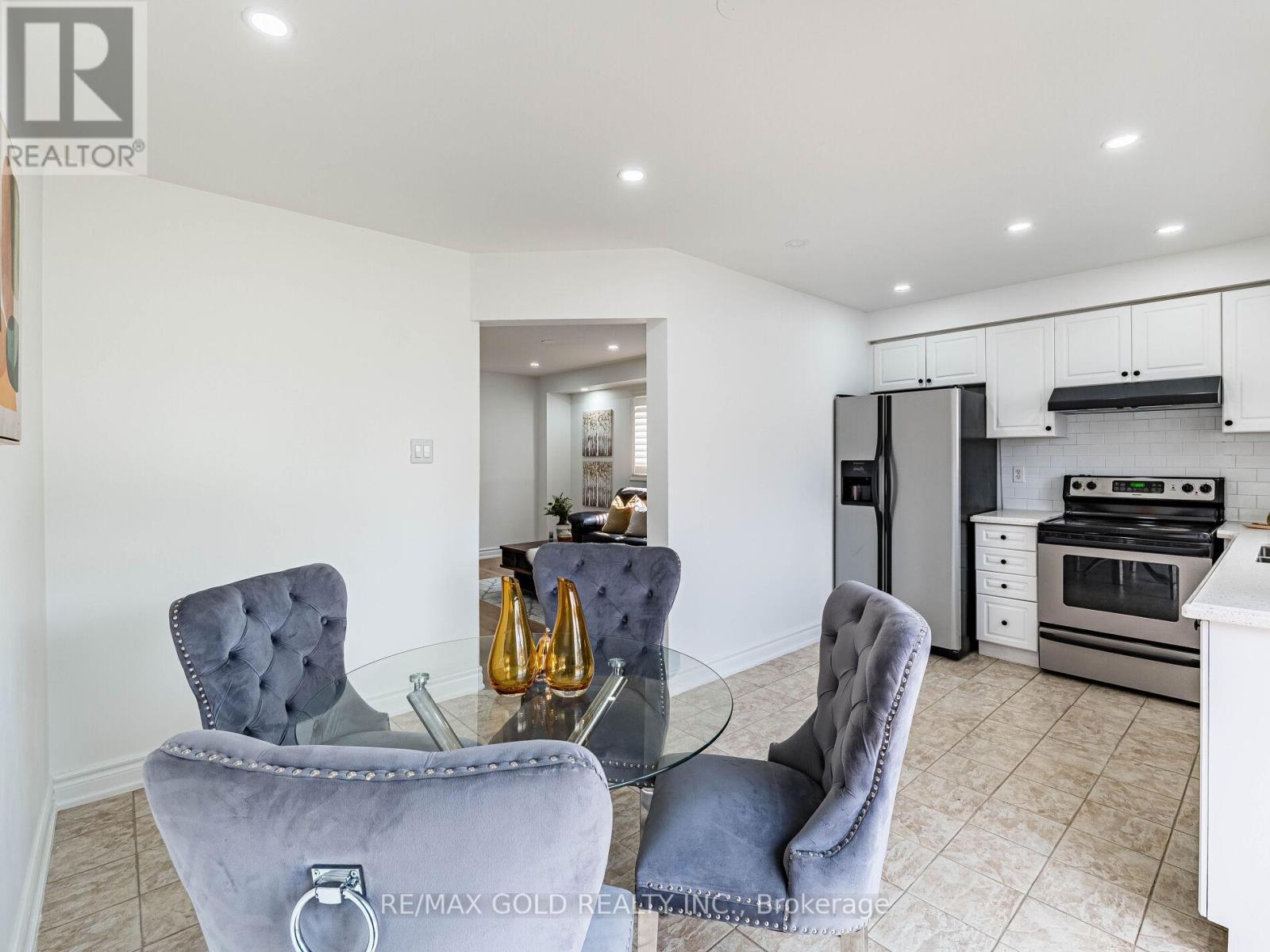 151 Albright Road, Brampton, Ontario L6X 0J1 - Photo 10 - W12201276