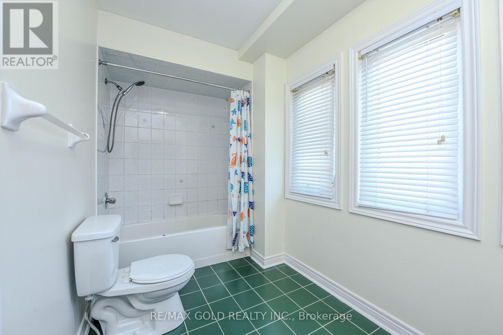 6828 Gracefield Drive, Mississauga, Ontario L5N 6T6 - Photo 18 - W12196948