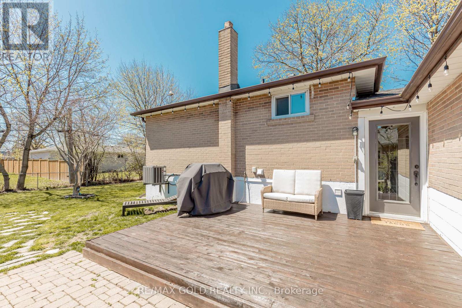 37 Brookdale Crescent, Brampton, Ontario  L6T 1M8 - Photo 46 - W12112050