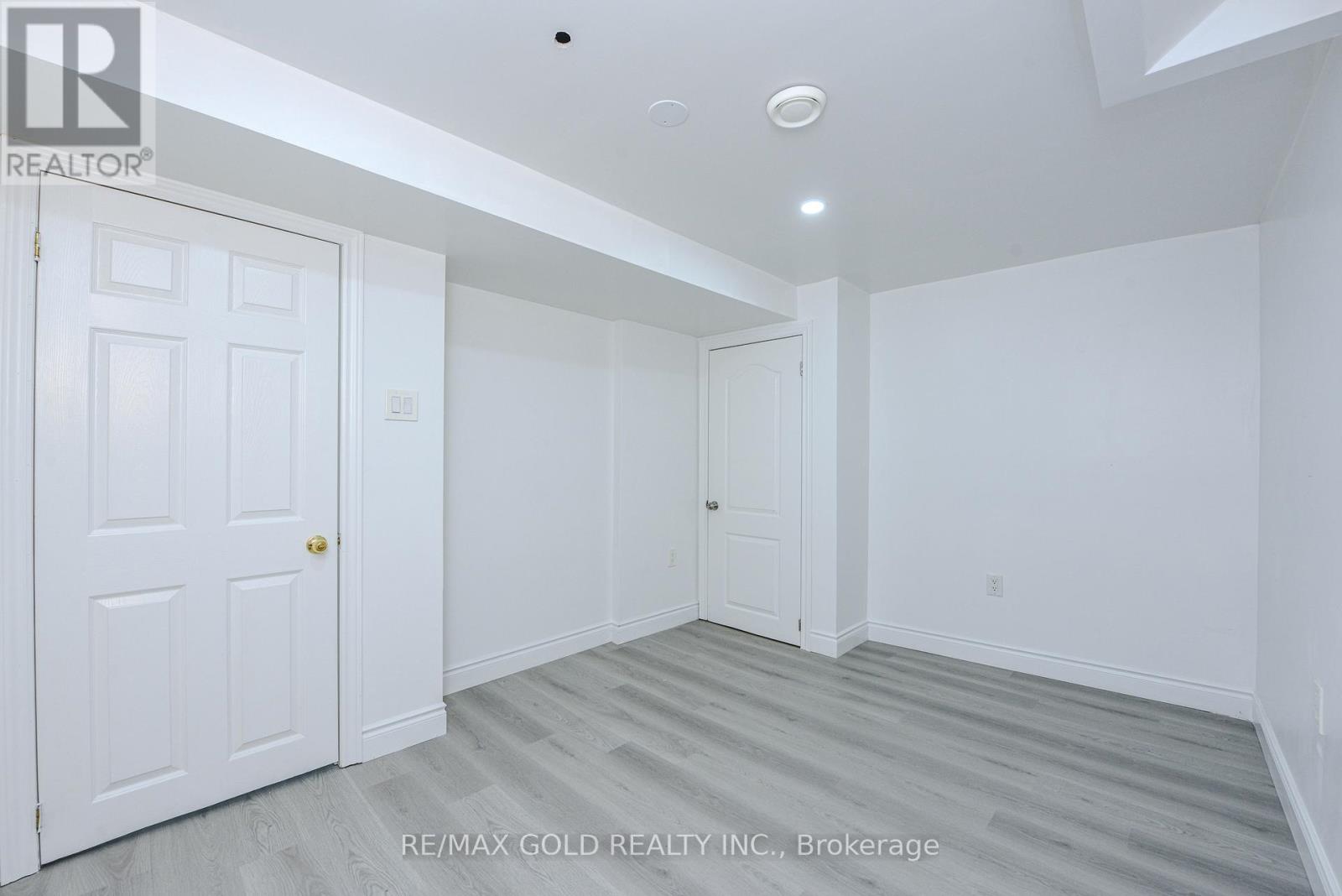 6828 Gracefield Drive, Mississauga, Ontario L5N 6T6 - Photo 31 - W12196948