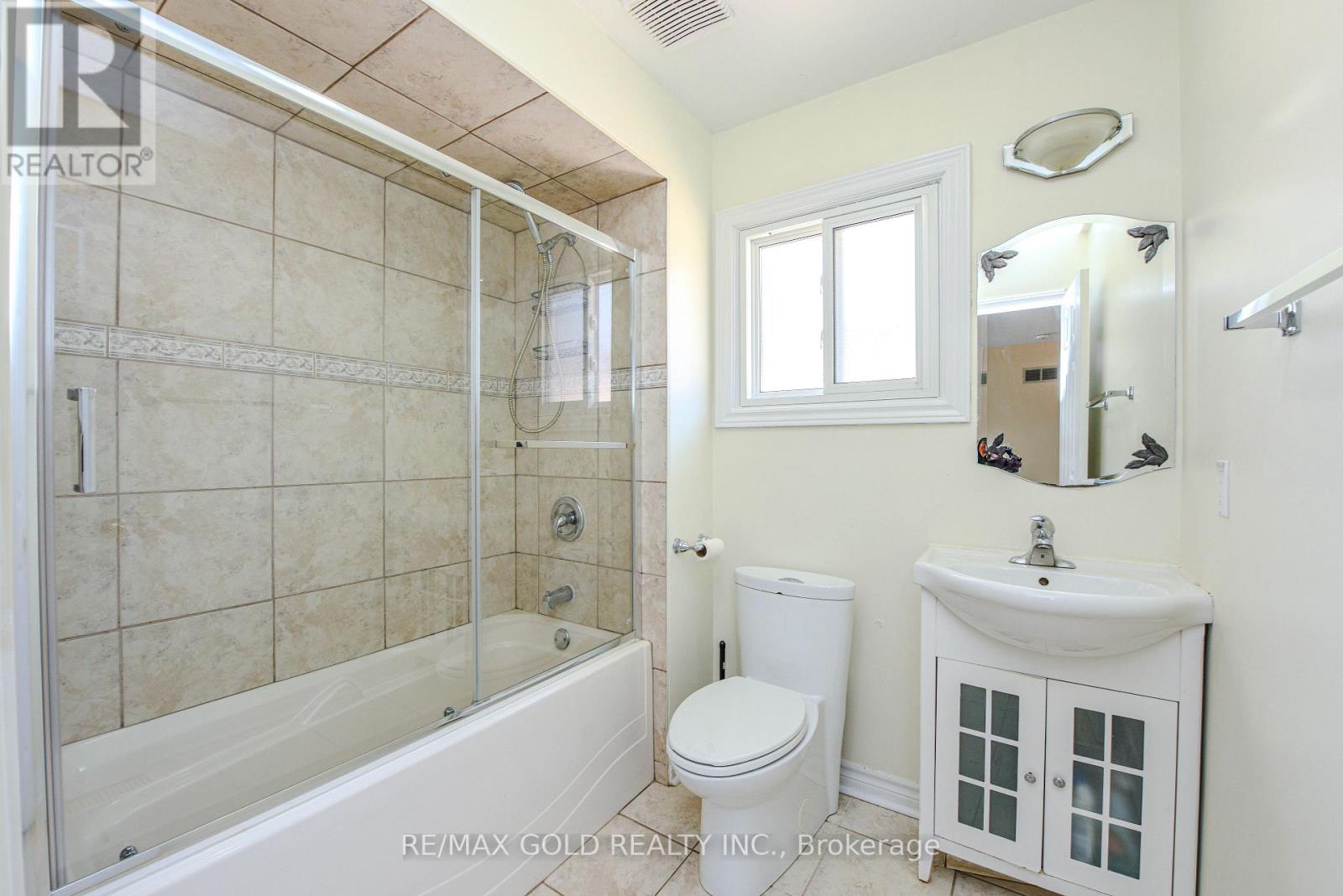 6828 Gracefield Drive, Mississauga, Ontario L5N 6T6 - Photo 15 - W12196948