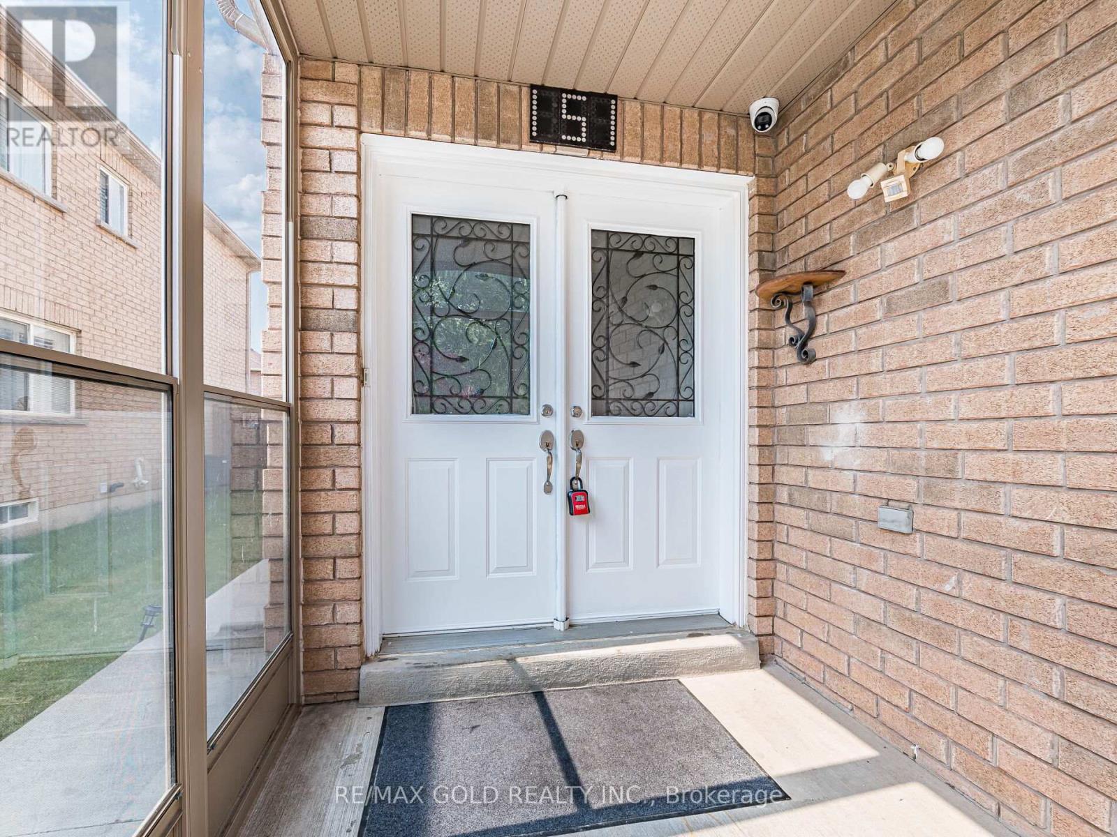 151 Albright Road, Brampton, Ontario L6X 0J1 - Photo 3 - W12201276