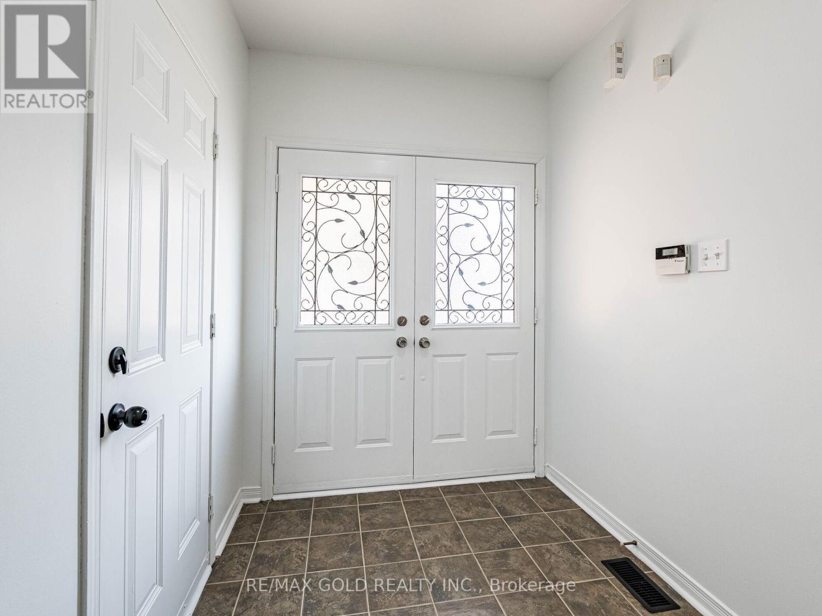 151 Albright Road, Brampton, Ontario L6X 0J1 - Photo 5 - W12201276