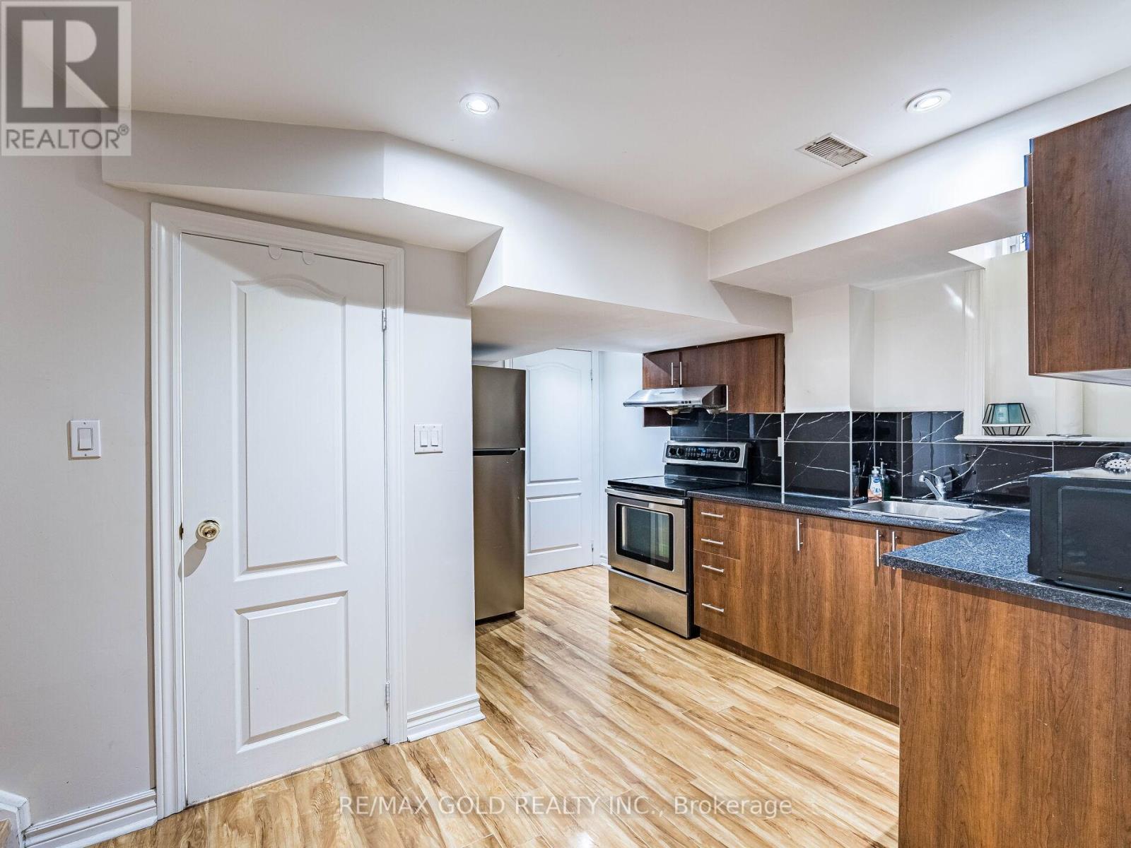 151 Albright Road, Brampton, Ontario L6X 0J1 - Photo 32 - W12201276