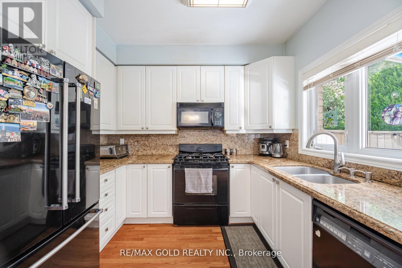 10 - 61 Nelson Street W, Brampton, Ontario  L6X 1C4 - Photo 10 - W12261076