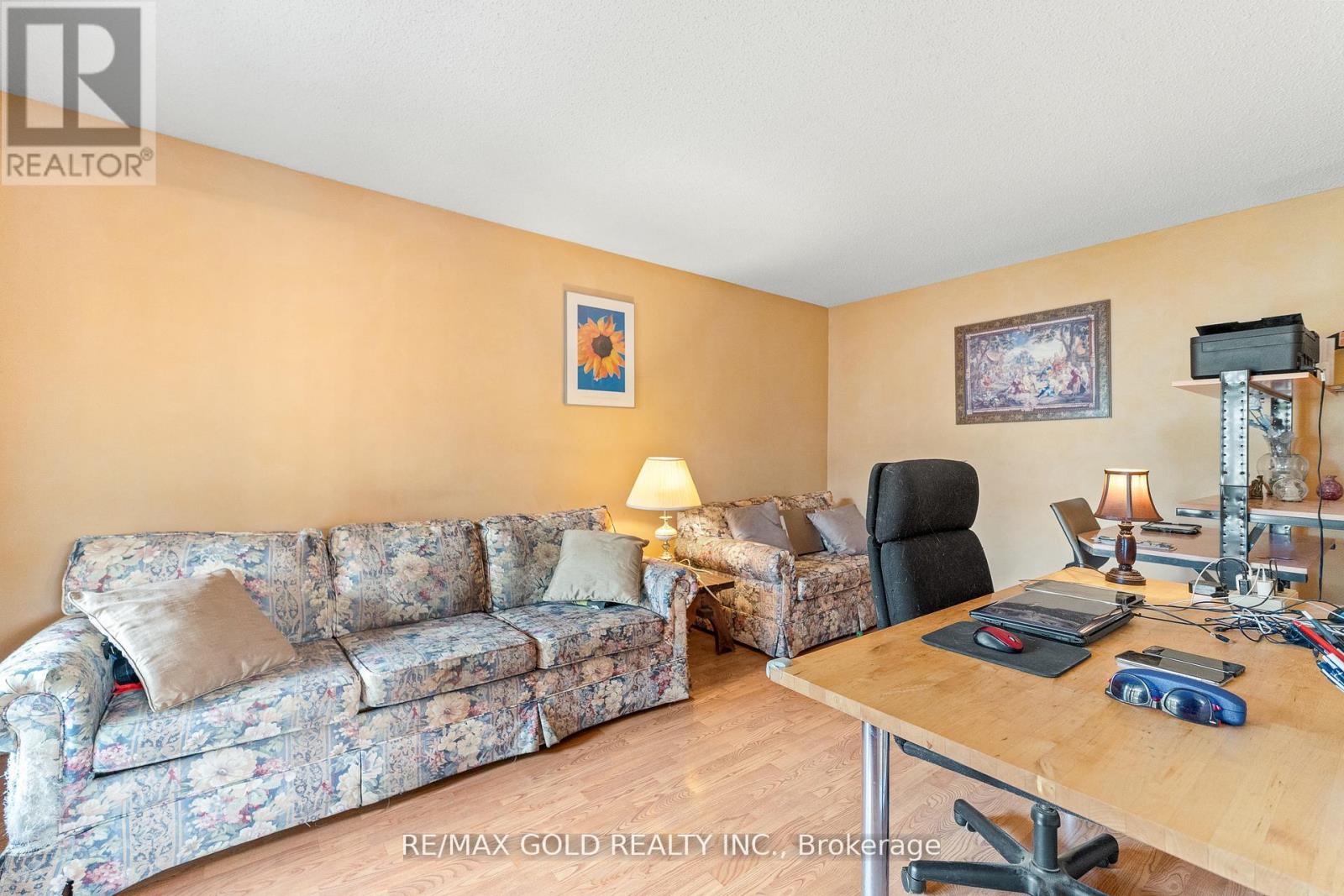 34 Granby Court, Brampton, Ontario L6S 5K1 - Photo 12 - W12286304