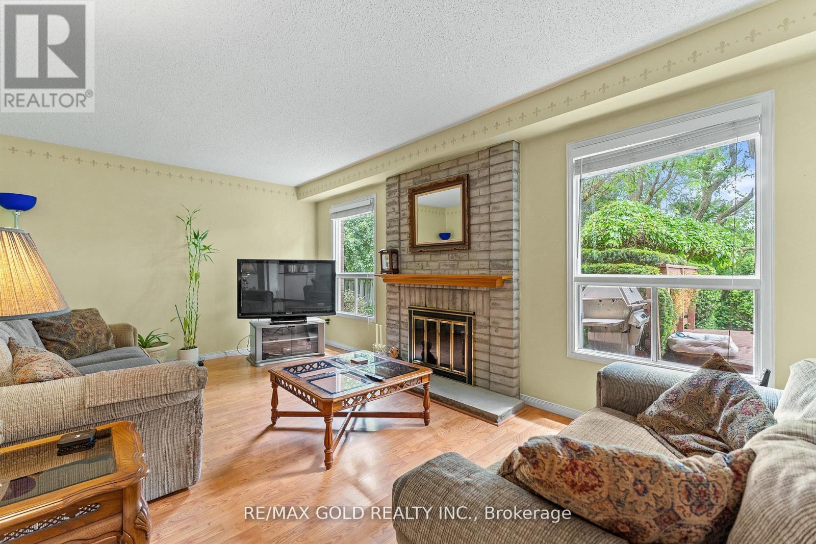 34 Granby Court, Brampton, Ontario L6S 5K1 - Photo 23 - W12286304