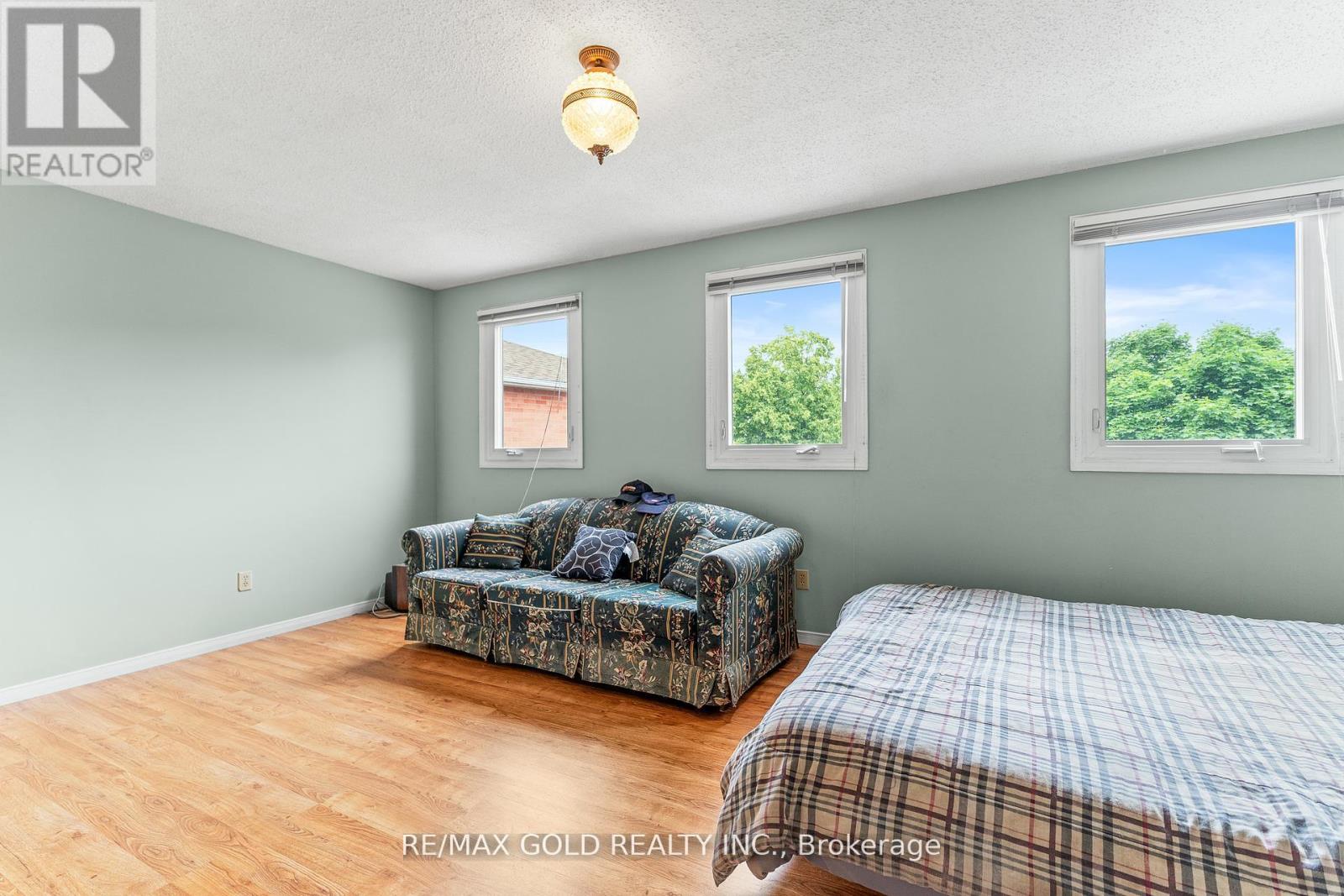 34 Granby Court, Brampton, Ontario L6S 5K1 - Photo 36 - W12286304