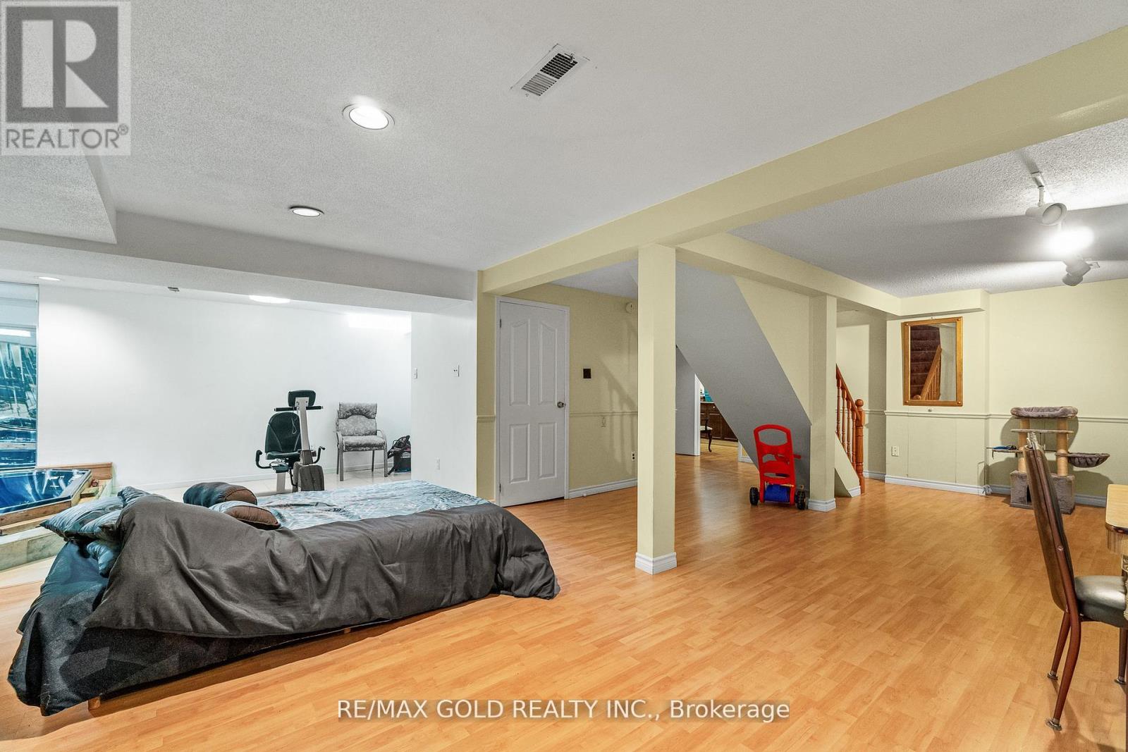 34 Granby Court, Brampton, Ontario L6S 5K1 - Photo 41 - W12286304