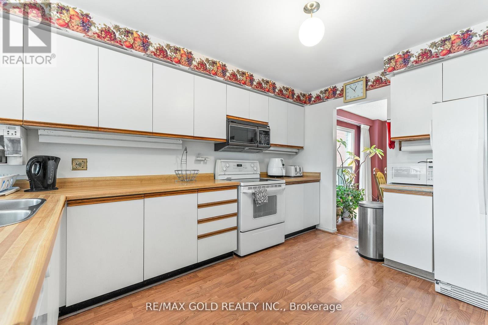 34 Granby Court, Brampton, Ontario L6S 5K1 - Photo 19 - W12286304