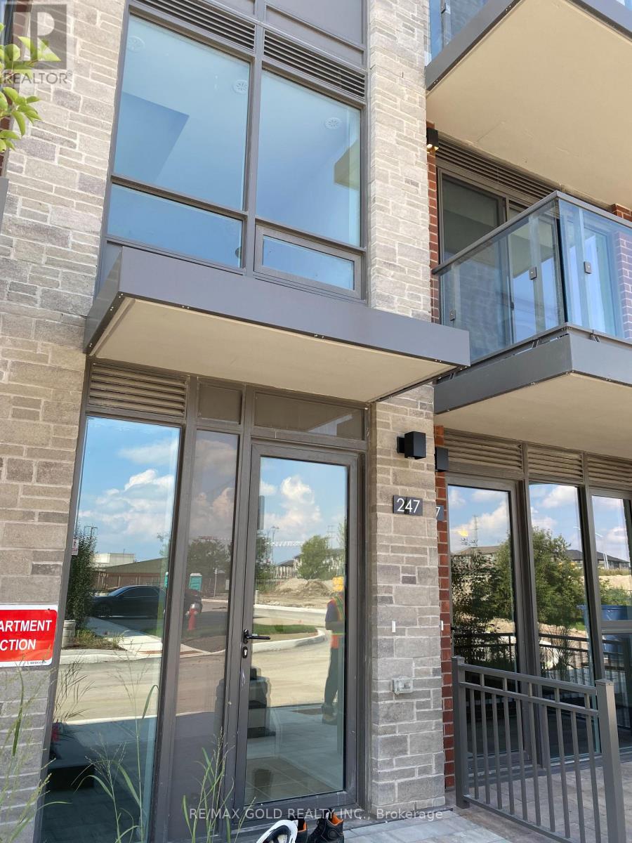 247 - 75 Attmar Drive, Brampton, Ontario  L6P 0Y6 - Photo 2 - W12305468