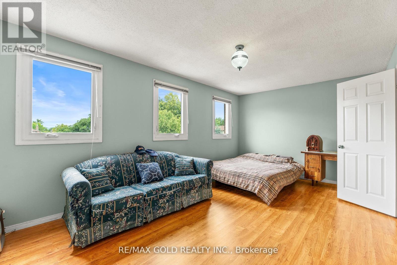 34 Granby Court, Brampton, Ontario L6S 5K1 - Photo 37 - W12286304