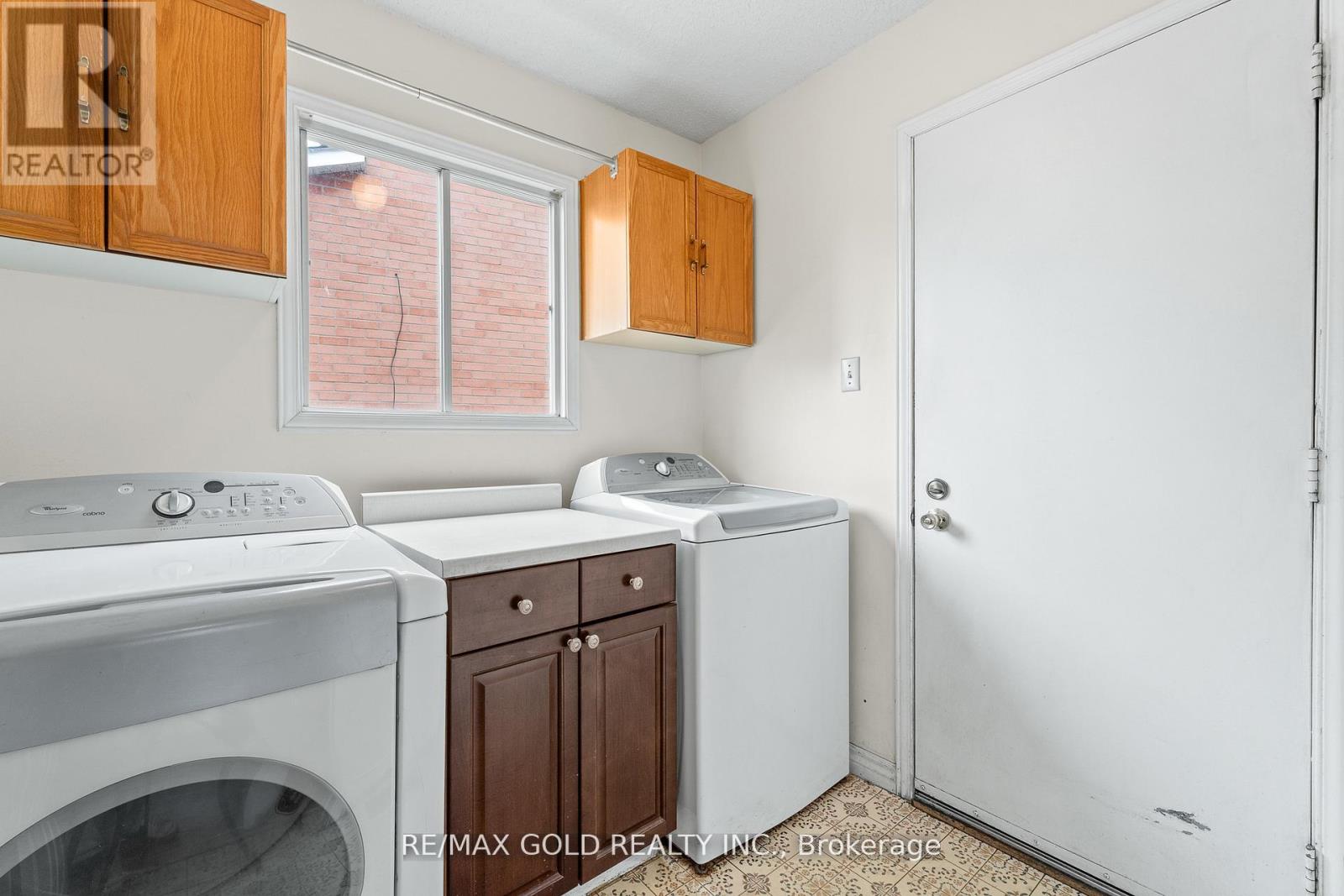 34 Granby Court, Brampton, Ontario L6S 5K1 - Photo 26 - W12286304