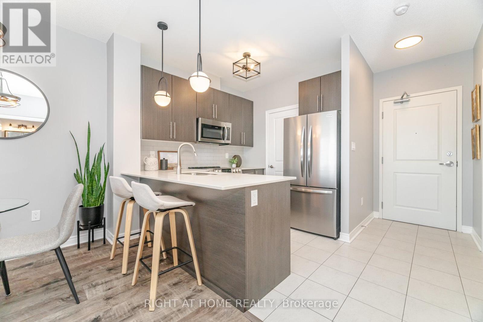 408 - 33 Whitmer Street, Milton, Ontario  L9T 8P9 - Photo 6 - W12585138