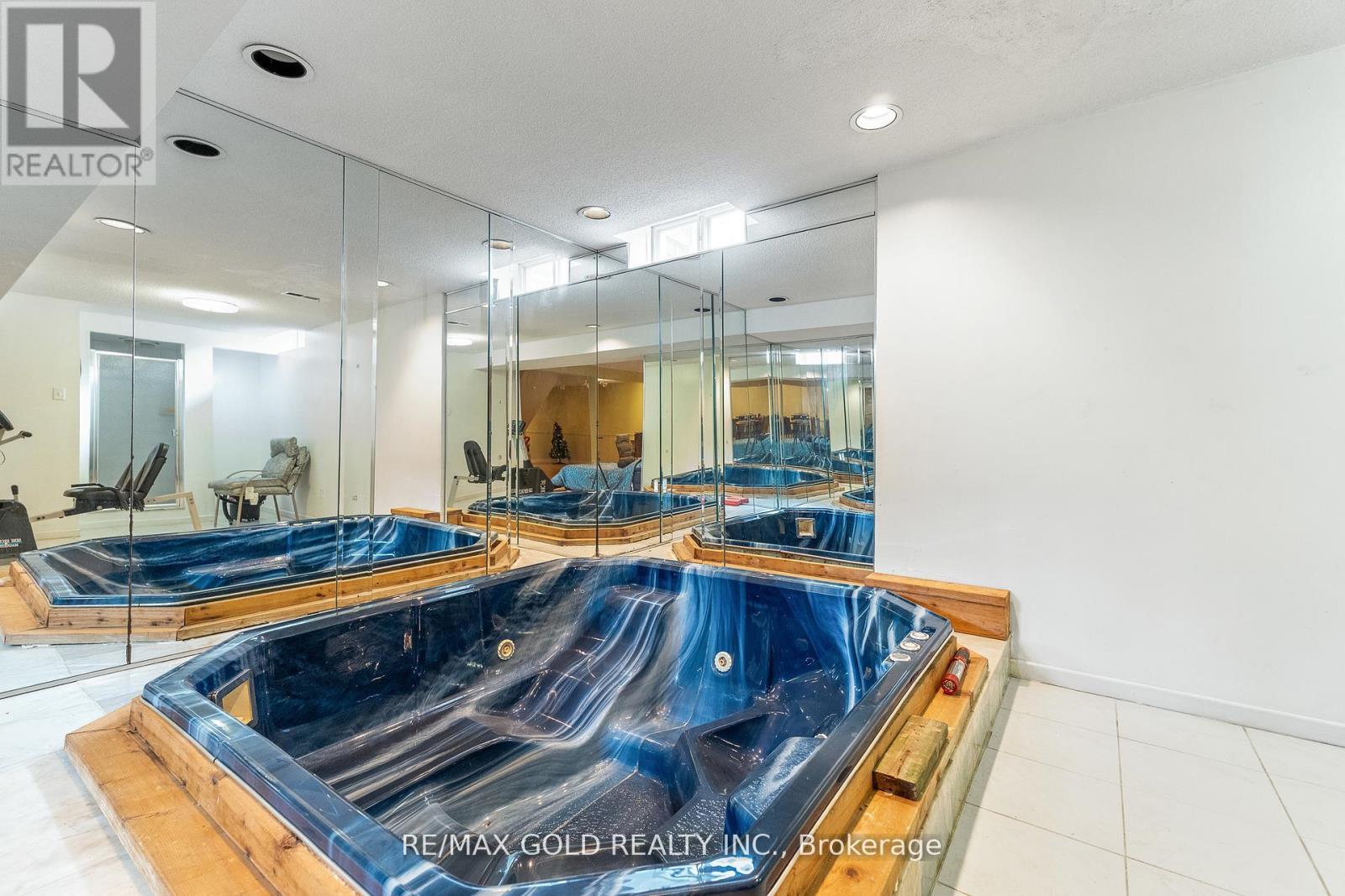 34 Granby Court, Brampton, Ontario L6S 5K1 - Photo 42 - W12286304