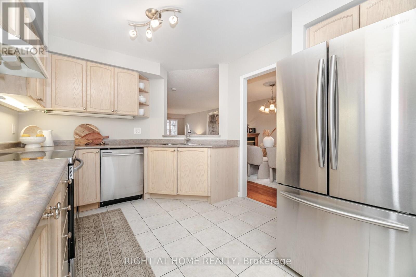 1150 Davis Lane, Milton, Ontario  L9T 5R2 - Photo 12 - W12585152