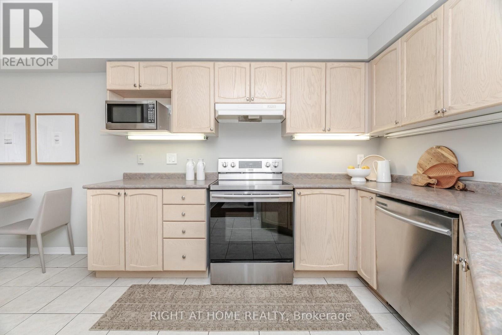 1150 Davis Lane, Milton, Ontario  L9T 5R2 - Photo 13 - W12585152