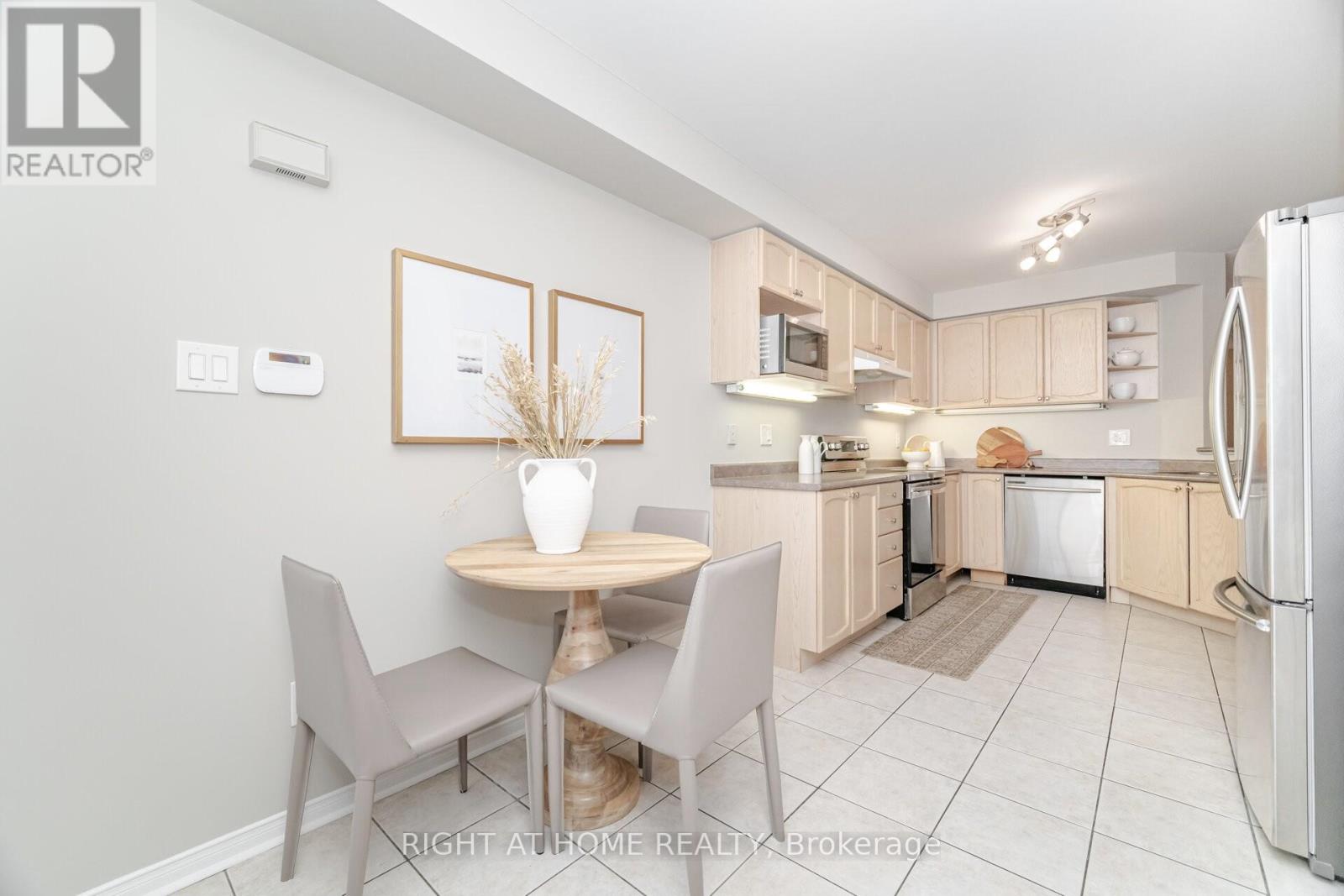 1150 Davis Lane, Milton, Ontario  L9T 5R2 - Photo 16 - W12585152