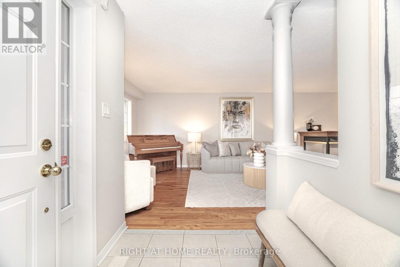 1150 Davis Lane, Milton, Ontario  L9T 5R2 - Photo 5 - W12585152