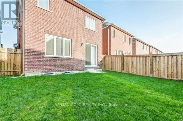 Upper - 82 Enford Crescent, Brampton, Ontario  L7A 4C8 - Photo 8 - W12319962