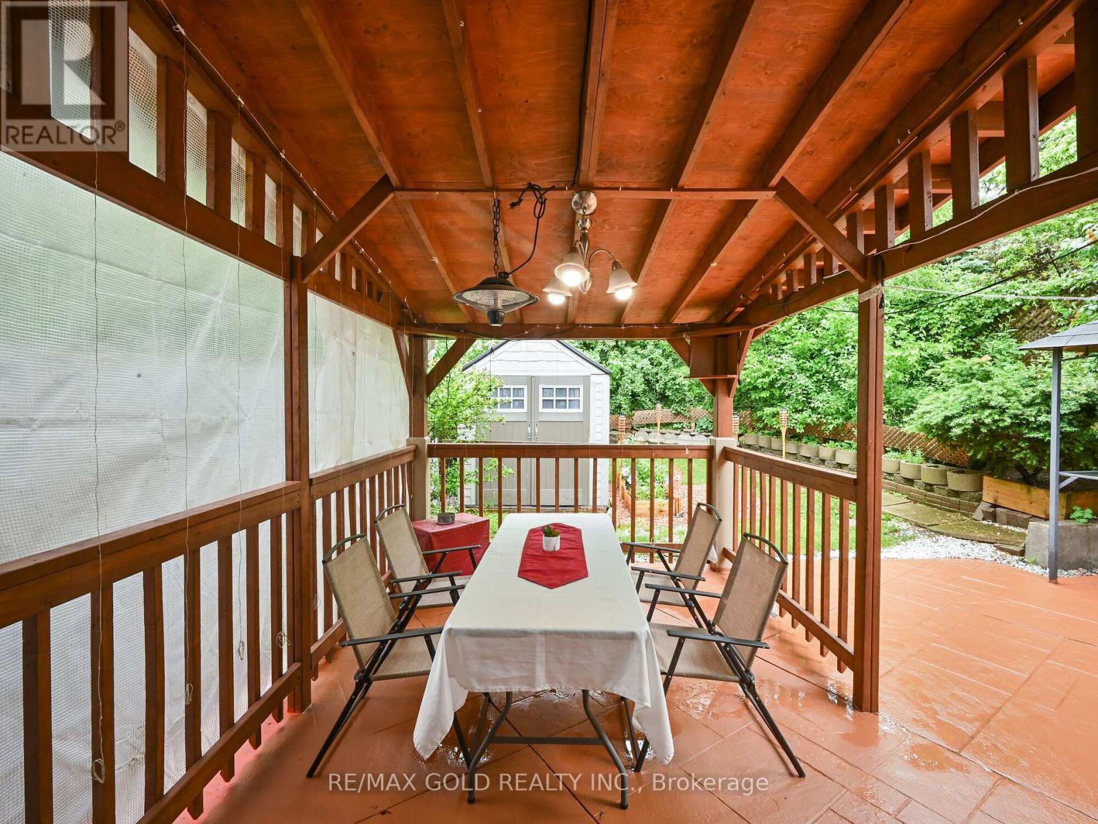 98 Centre Street N, Brampton, Ontario L6V 2Z3 - Photo 19 - W12369619