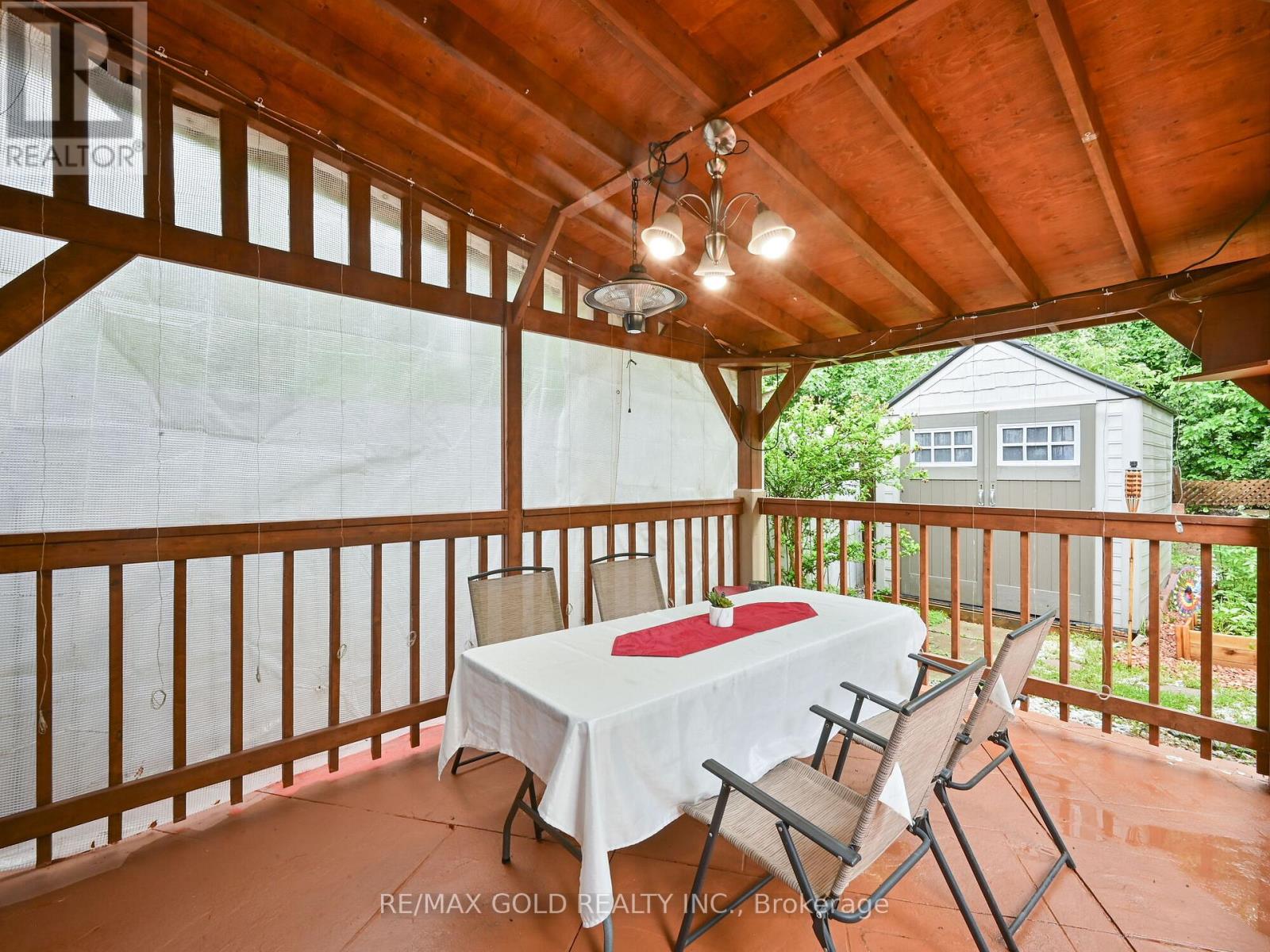 98 Centre Street N, Brampton, Ontario L6V 2Z3 - Photo 20 - W12369619