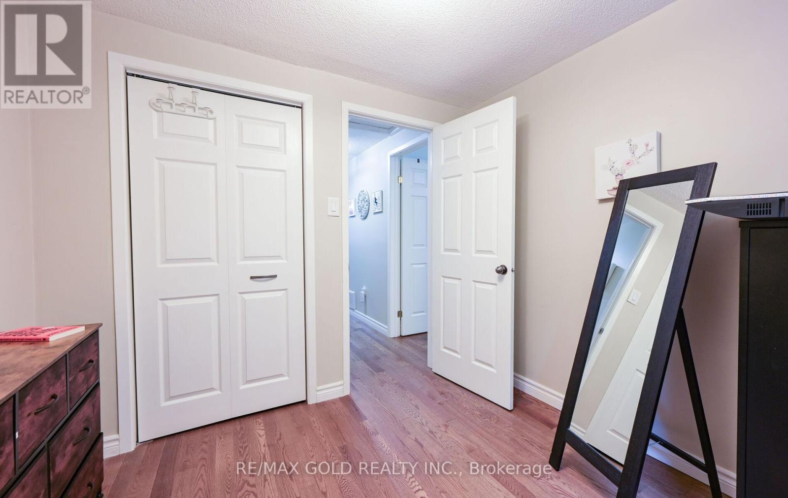 72 Courtleigh Square, Brampton, Ontario  L6Z 1J3 - Photo 18 - W12317549