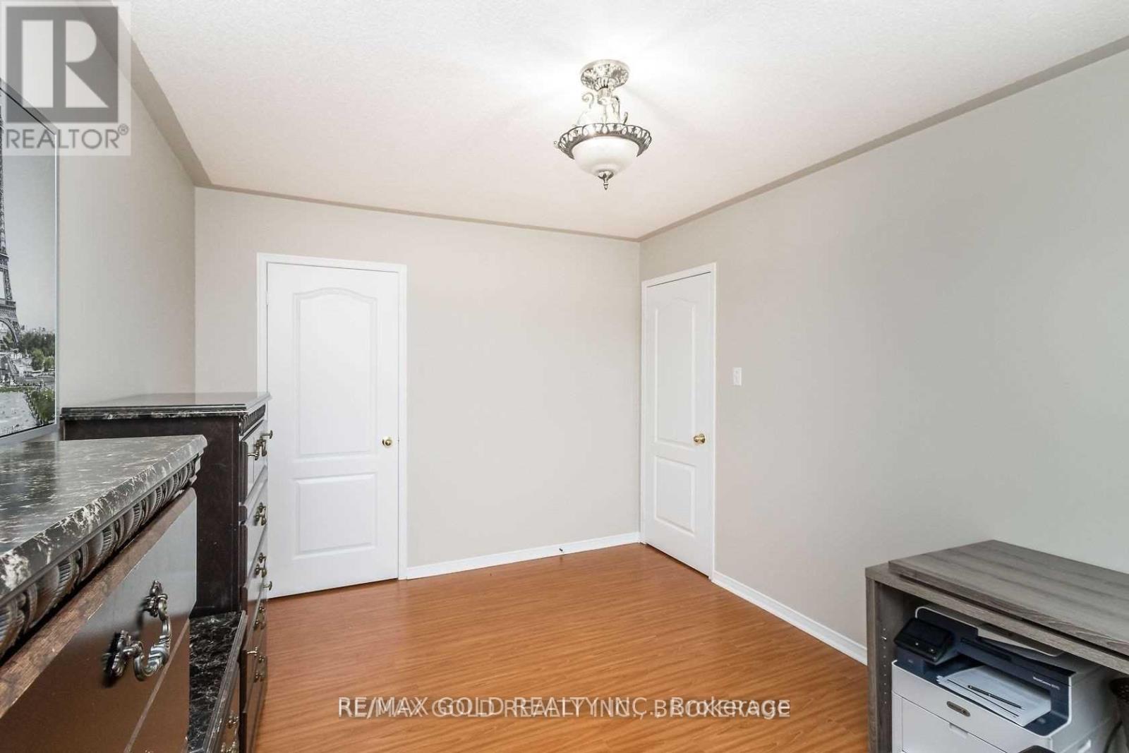 136 Bunchberry Way, Brampton, Ontario  L6R 2C3 - Photo 16 - W12416595