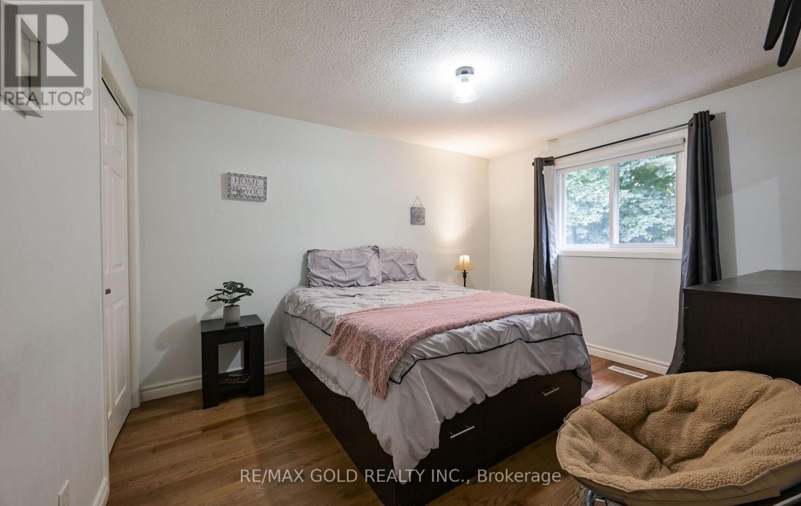 72 Courtleigh Square, Brampton, Ontario  L6Z 1J3 - Photo 14 - W12317549