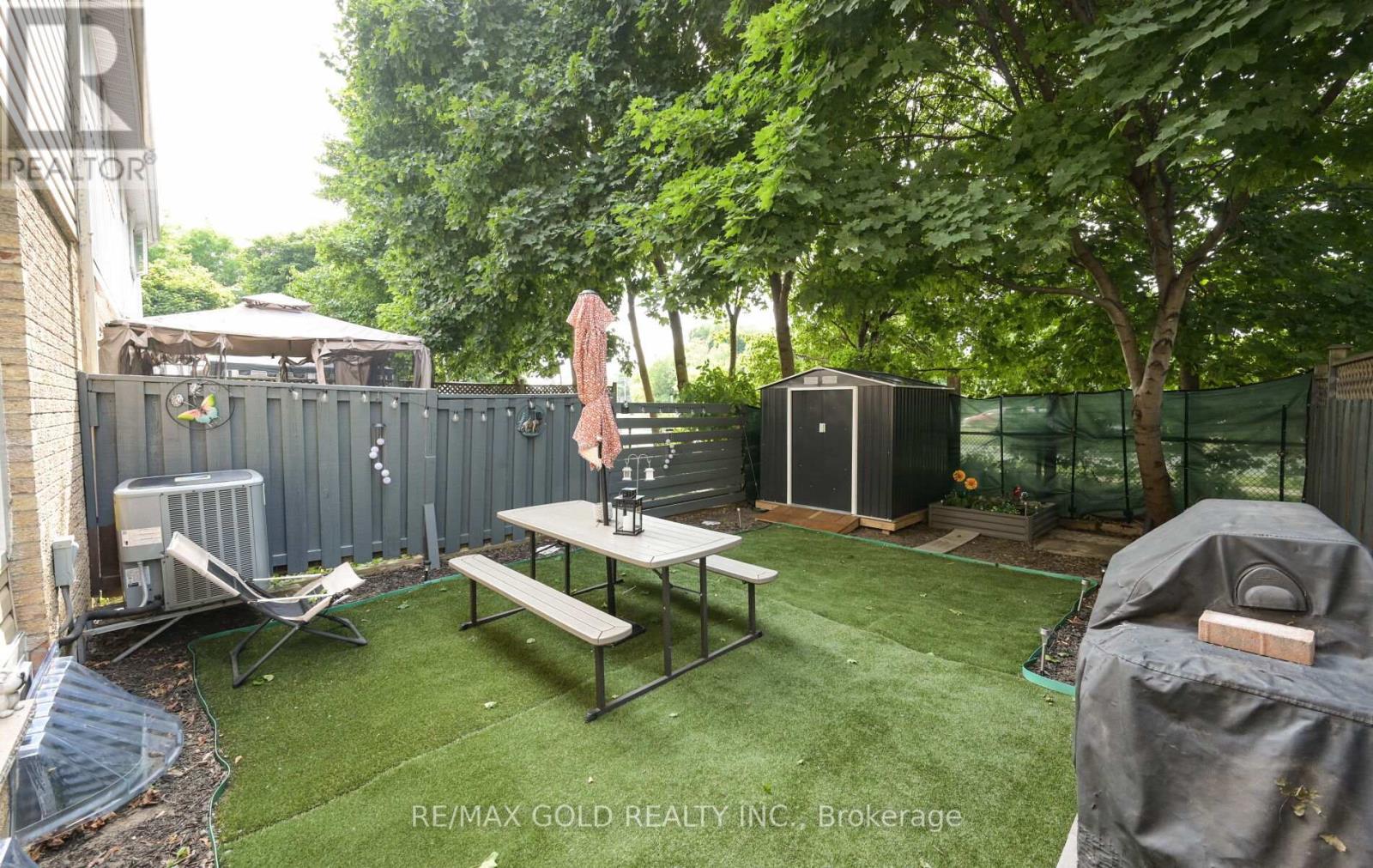 72 Courtleigh Square, Brampton, Ontario  L6Z 1J3 - Photo 30 - W12317549