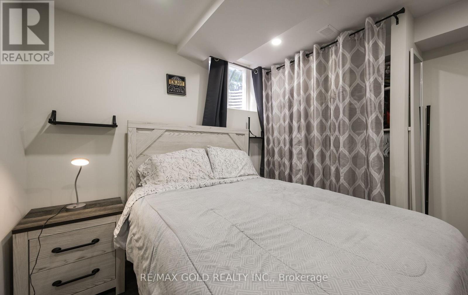 72 Courtleigh Square, Brampton, Ontario  L6Z 1J3 - Photo 25 - W12317549