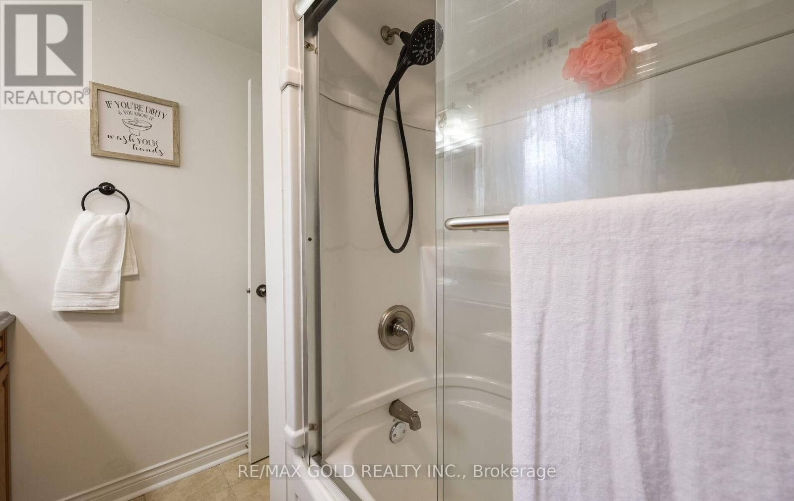 72 Courtleigh Square, Brampton, Ontario  L6Z 1J3 - Photo 21 - W12317549