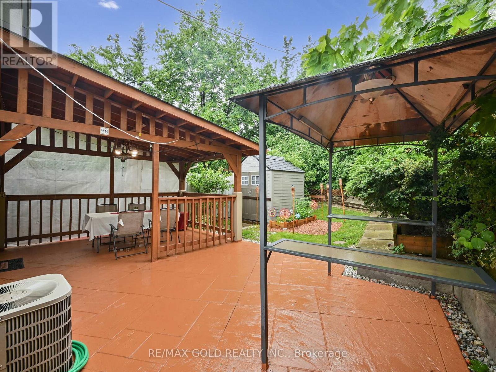 98 Centre Street N, Brampton, Ontario L6V 2Z3 - Photo 21 - W12369619