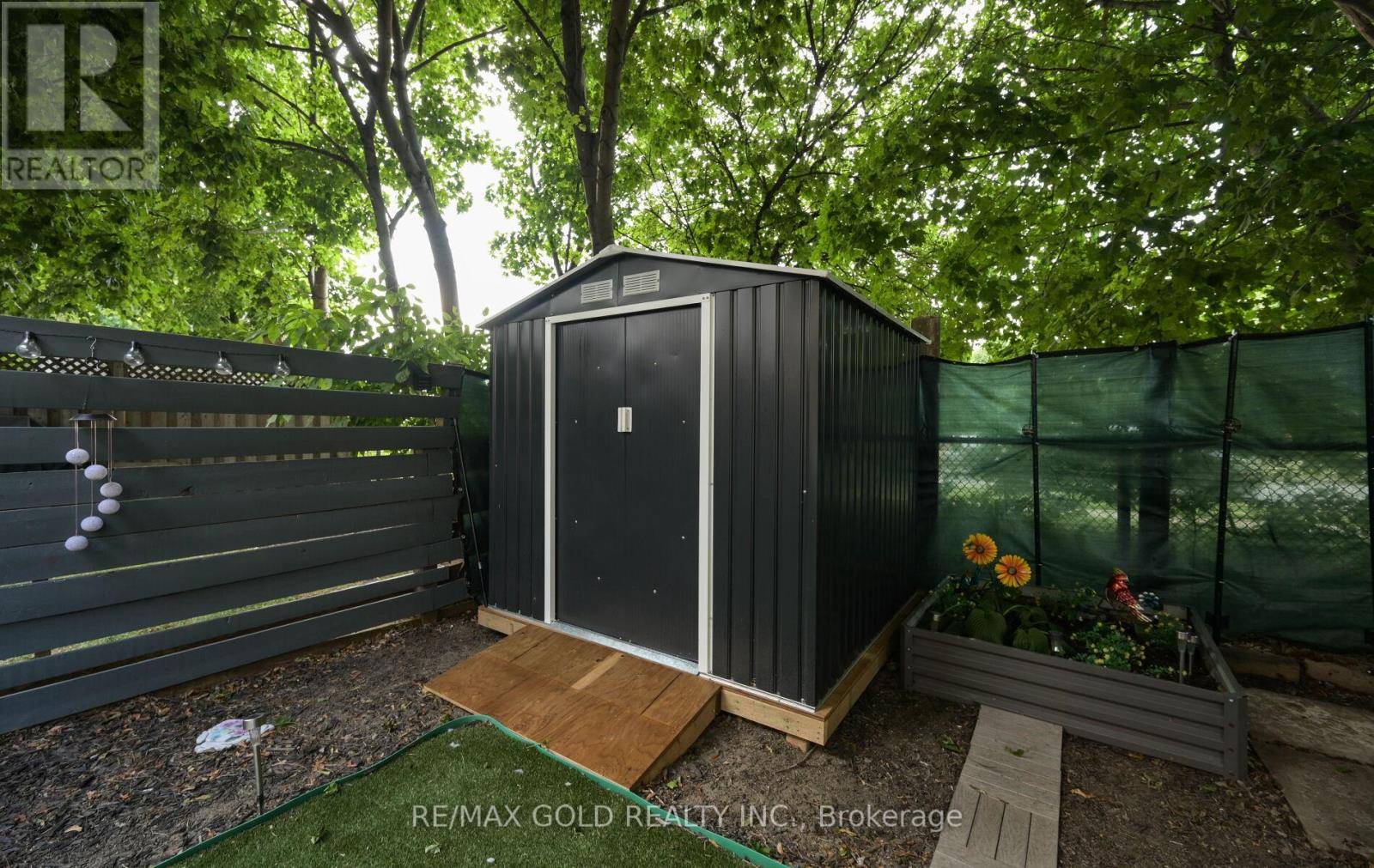 72 Courtleigh Square, Brampton, Ontario  L6Z 1J3 - Photo 32 - W12317549