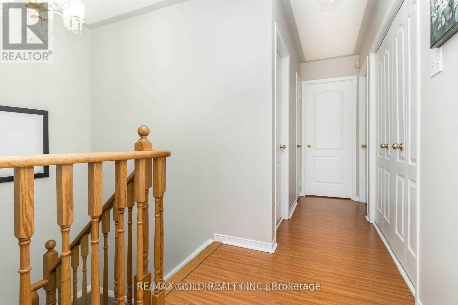 136 Bunchberry Way, Brampton, Ontario  L6R 2C3 - Photo 17 - W12416595