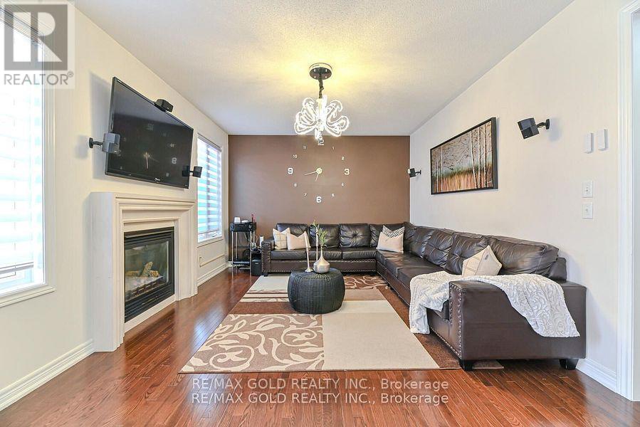 9 Natronia Trail, Brampton, Ontario  L6P 3N1 - Photo 15 - W12422555