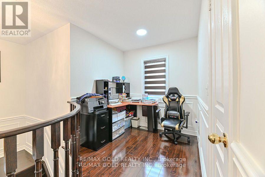 9 Natronia Trail, Brampton, Ontario  L6P 3N1 - Photo 33 - W12422555