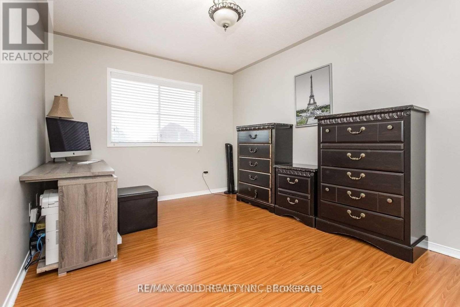 136 Bunchberry Way, Brampton, Ontario  L6R 2C3 - Photo 15 - W12416595