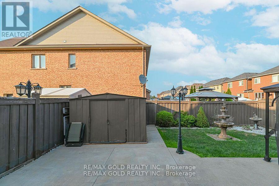 9 Natronia Trail, Brampton, Ontario  L6P 3N1 - Photo 47 - W12422555