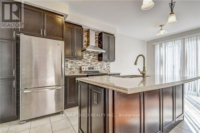 Upper - 82 Enford Crescent, Brampton, Ontario  L7A 4C8 - Photo 2 - W12319962