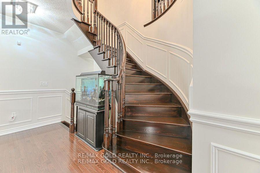 9 Natronia Trail, Brampton, Ontario  L6P 3N1 - Photo 19 - W12422555