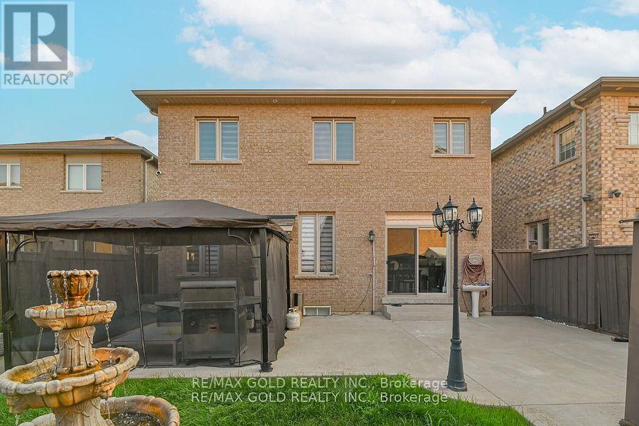 9 Natronia Trail, Brampton, Ontario  L6P 3N1 - Photo 48 - W12422555