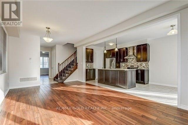 Upper - 82 Enford Crescent, Brampton, Ontario  L7A 4C8 - Photo 3 - W12319962