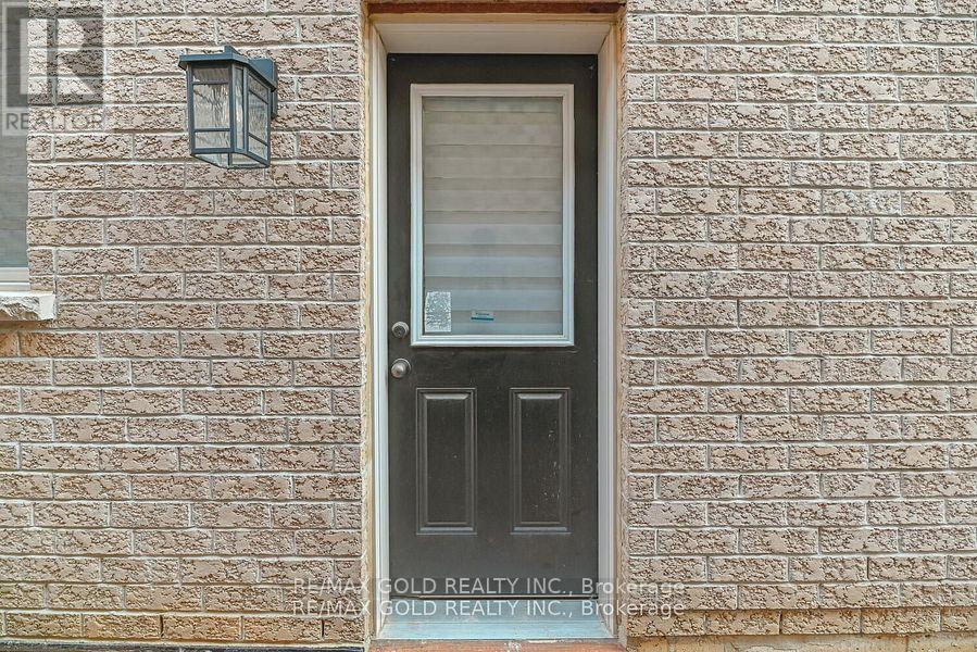 9 Natronia Trail, Brampton, Ontario  L6P 3N1 - Photo 49 - W12422555